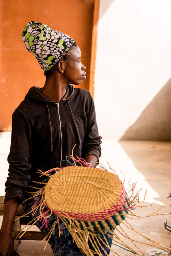 MAKOMBÉ Wäschekorb – La Tribune Noire